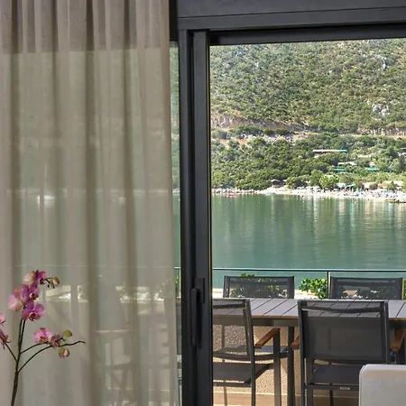 Into The Blue * Arkadiko Chorio