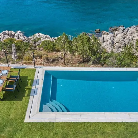 Into The Blue Apartment