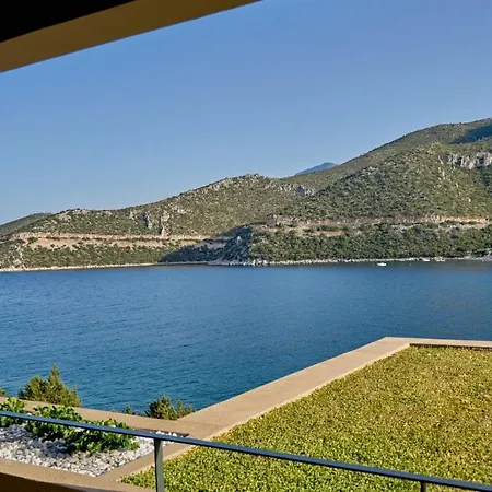 Apartment Into The Blue