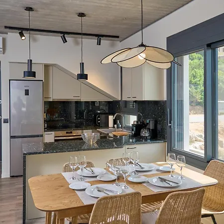 Into The Blue Arkadiko Chorio