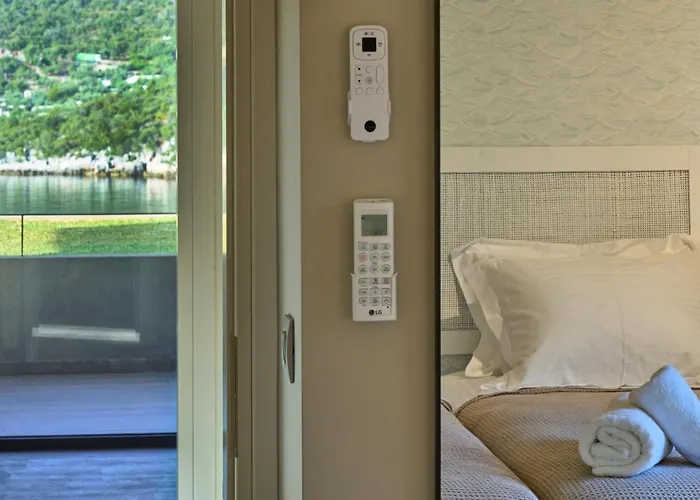 Into The Blue 아파트 *