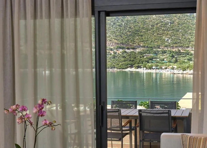 Into The Blue * Arkadiko Chorio