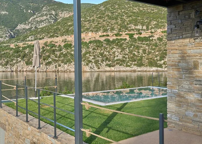 Into The Blue Apartment *