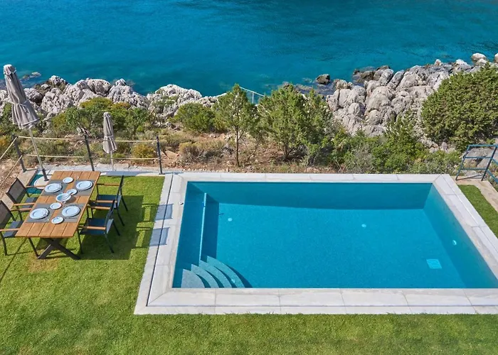 Into The Blue Apartment