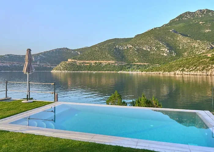 Into The Blue * Arkadiko Chorio