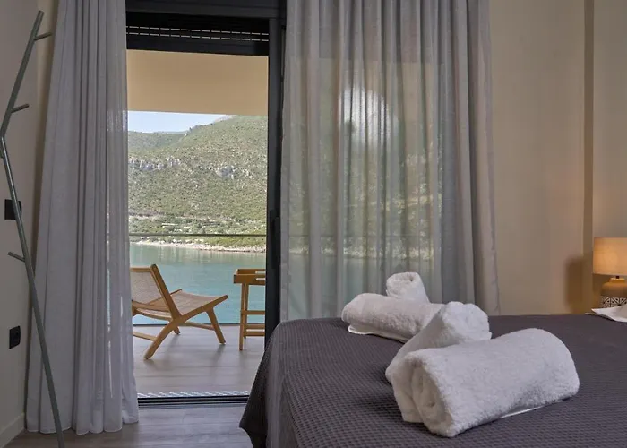 Into The Blue 아파트