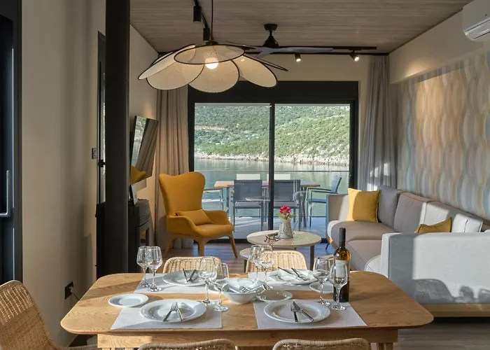 Into The Blue * Arkadiko Chorio